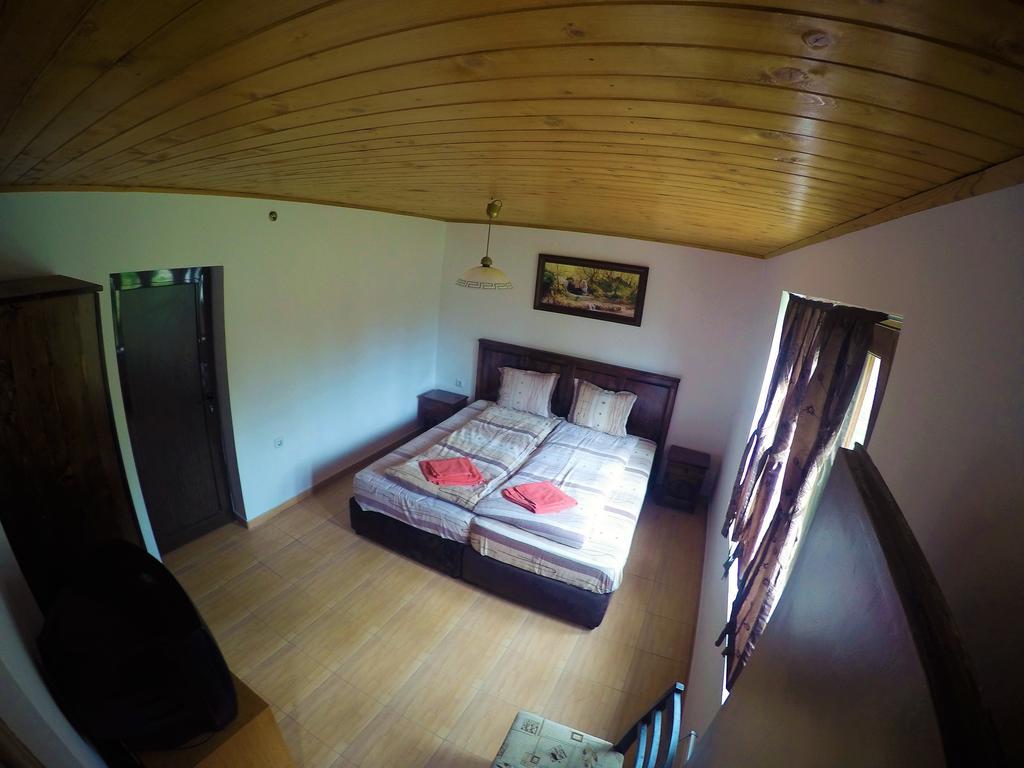 Hotel Krai Potoka à Krushuna Extérieur photo