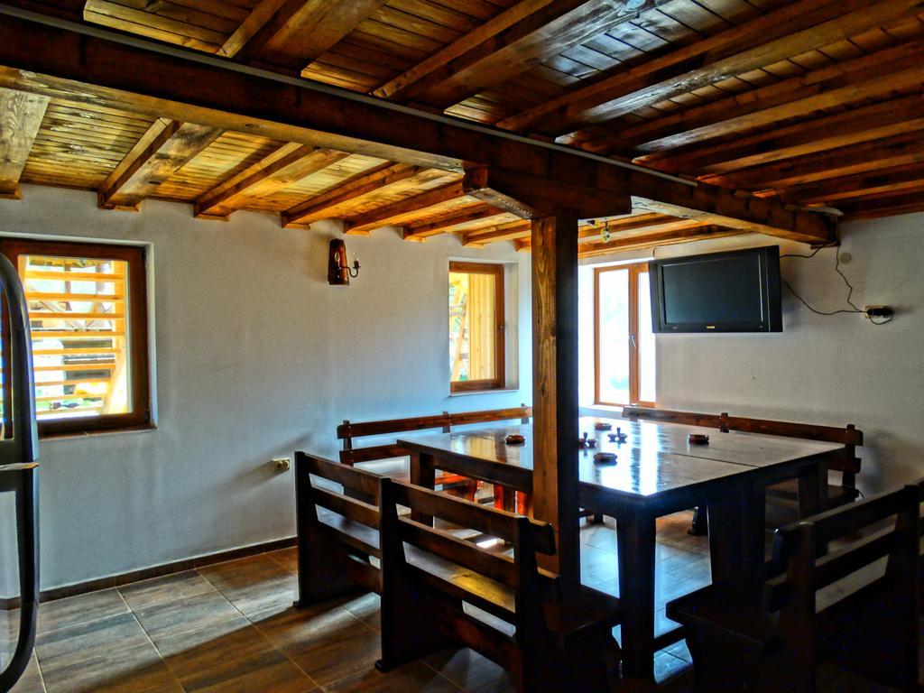 Hotel Krai Potoka à Krushuna Extérieur photo