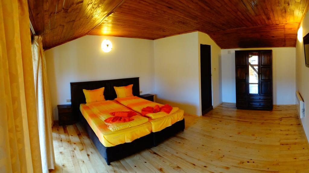 Hotel Krai Potoka à Krushuna Extérieur photo
