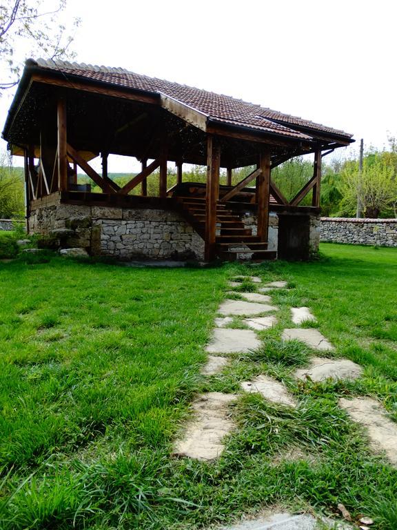 Hotel Krai Potoka à Krushuna Extérieur photo